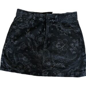 American Eagle Juniors Skirt Short Size 2 Denim Black ‎ Floral Print